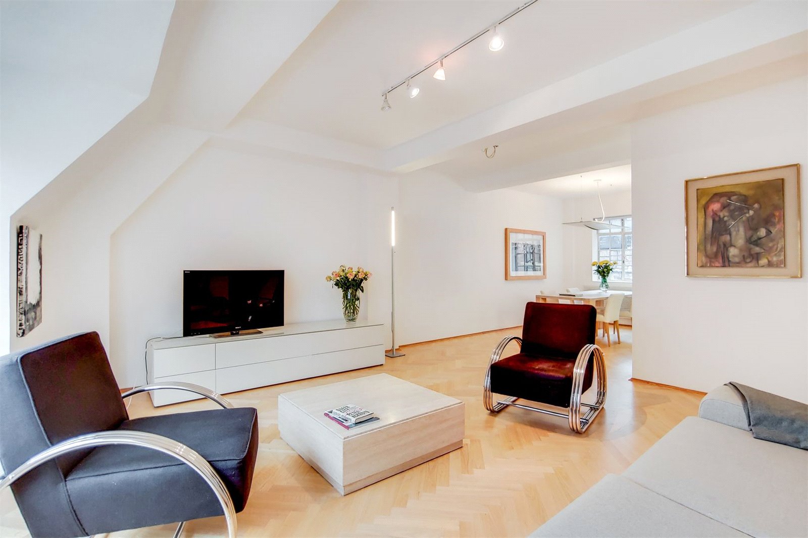2 Bedroom Flat / Apartment for Sale in Sloane Street London SW1X