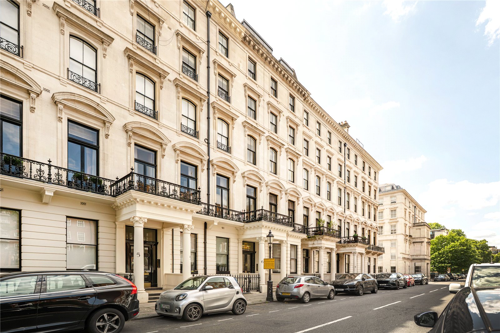 1 Bedroom Flat / Apartment for Sale in Ennismore Gardens Knightsbridge SW7