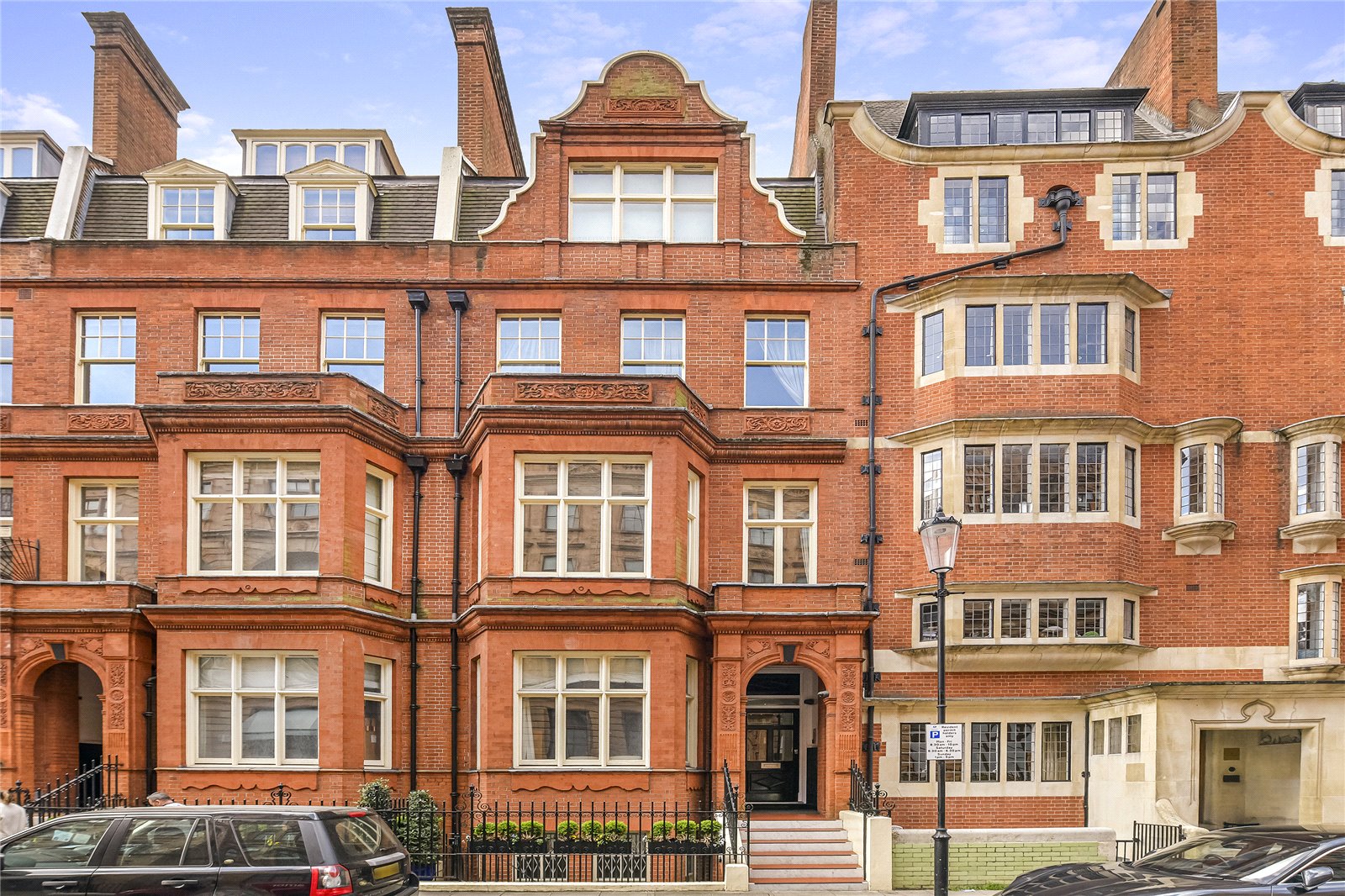 2 Bedroom Flat / Apartment for Sale in Hans Road London SW3