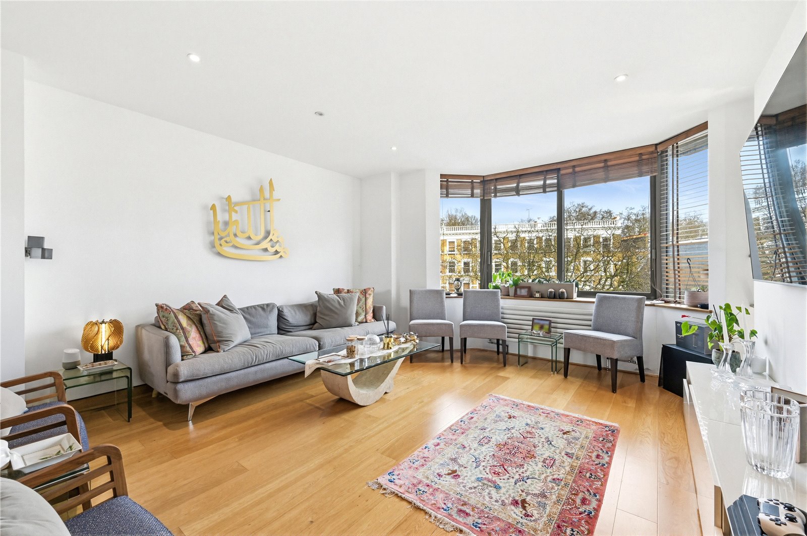2 Bedroom Flat / Apartment for Sale in Emperors Gate London SW7