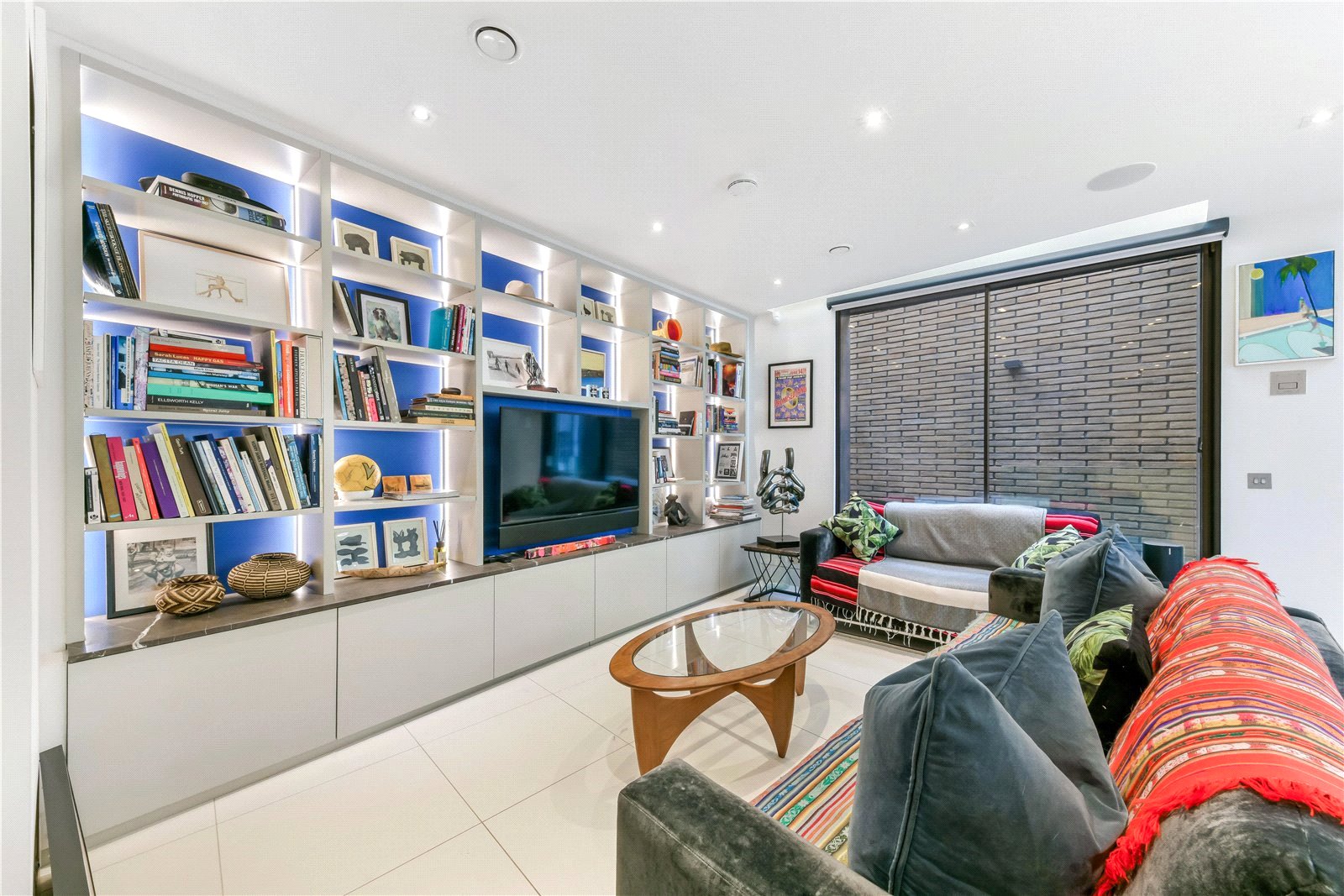 3 Bedroom House to Rent in Southwick Yard Titchborne Row W2