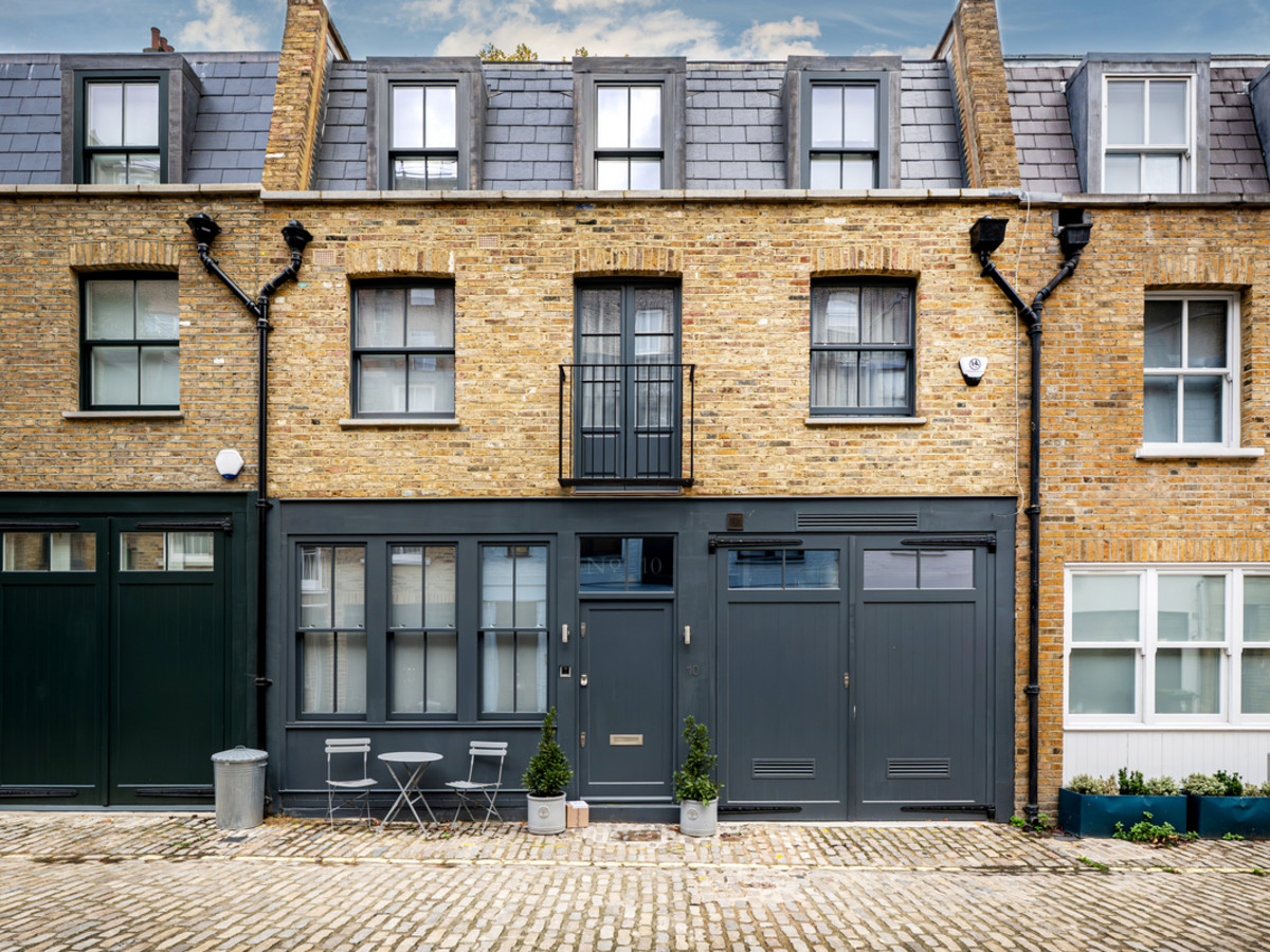 4 Bedroom House for Sale in Leinster Mews Bayswater W2