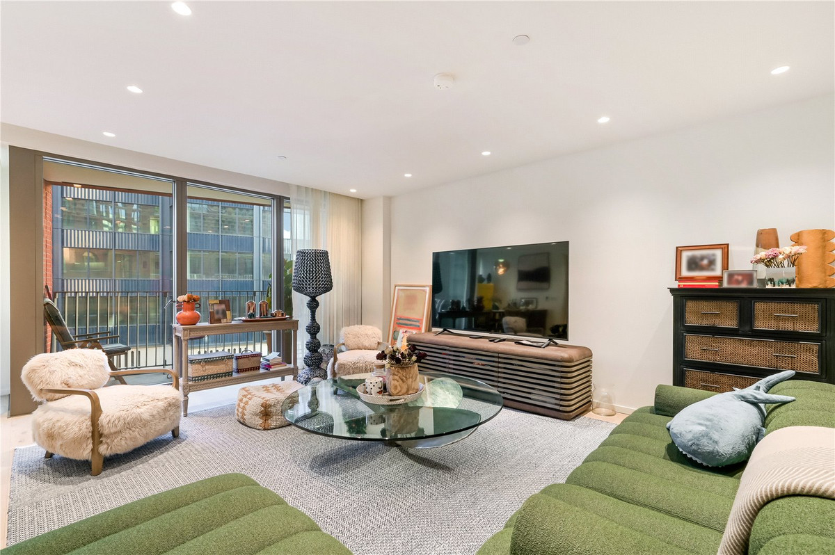 3 Bedroom Apartment for Sale in Lewis Cubitt Walk King's Cross N1C