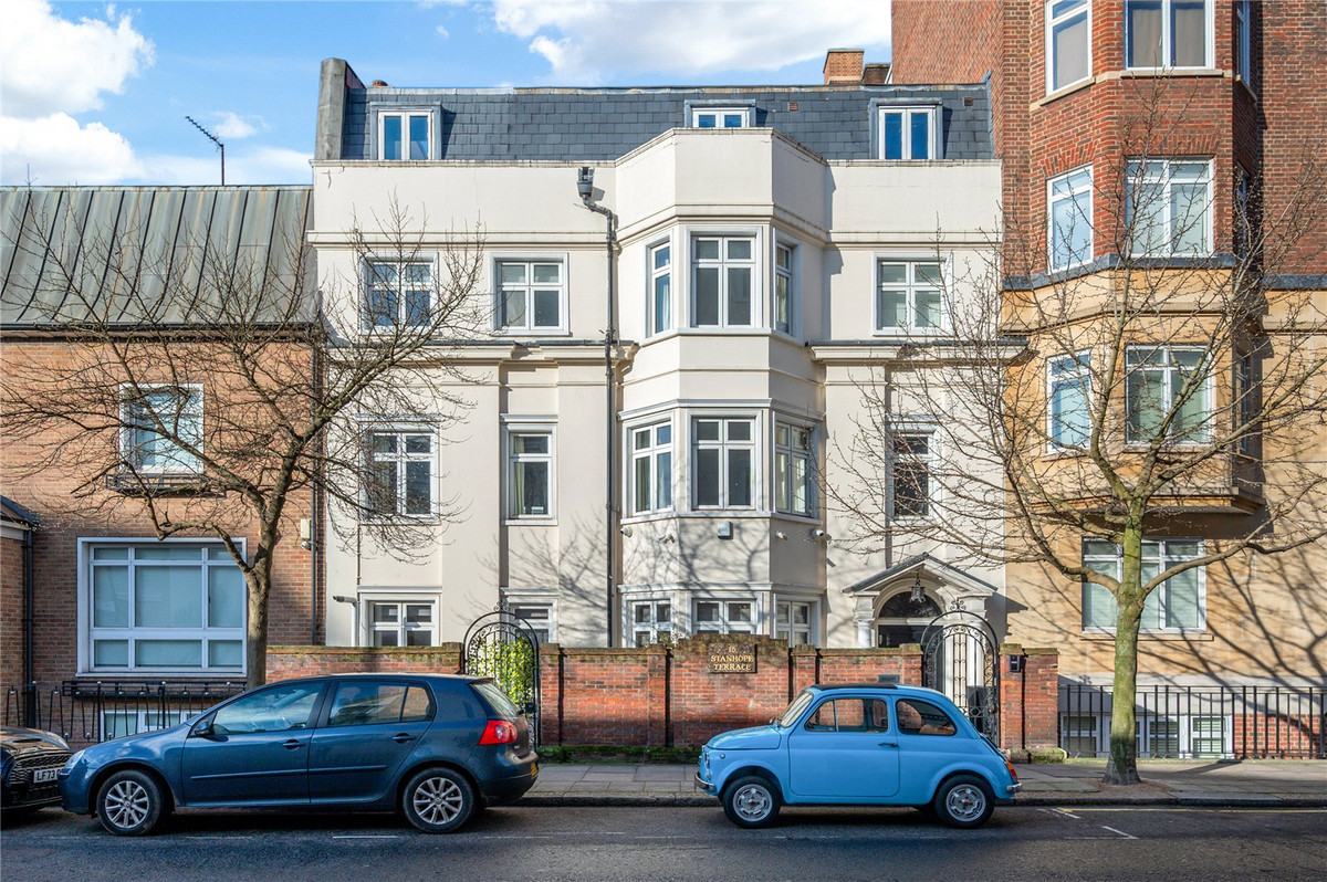 5 Bedroom Semi-Detached House for Sale in Stanhope Terrace Hyde Park W2