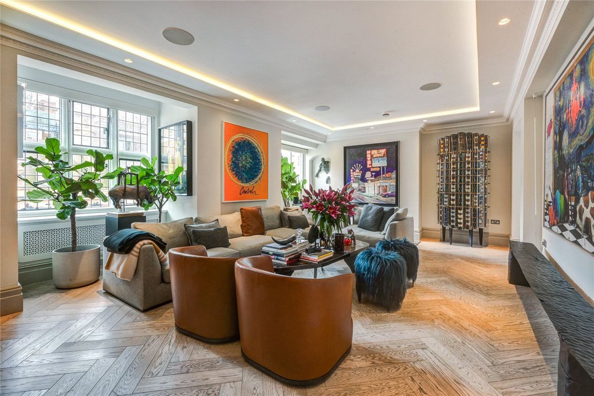 2 Bedroom Apartment for Sale in Mount Street Mayfair W1K