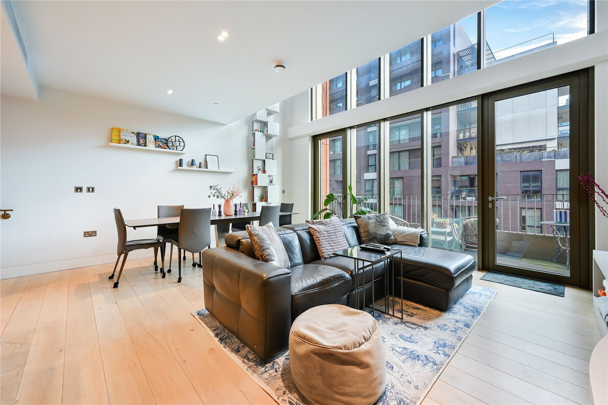 3 Bedroom Apartment for Sale in Tapestry Apartments London N1C