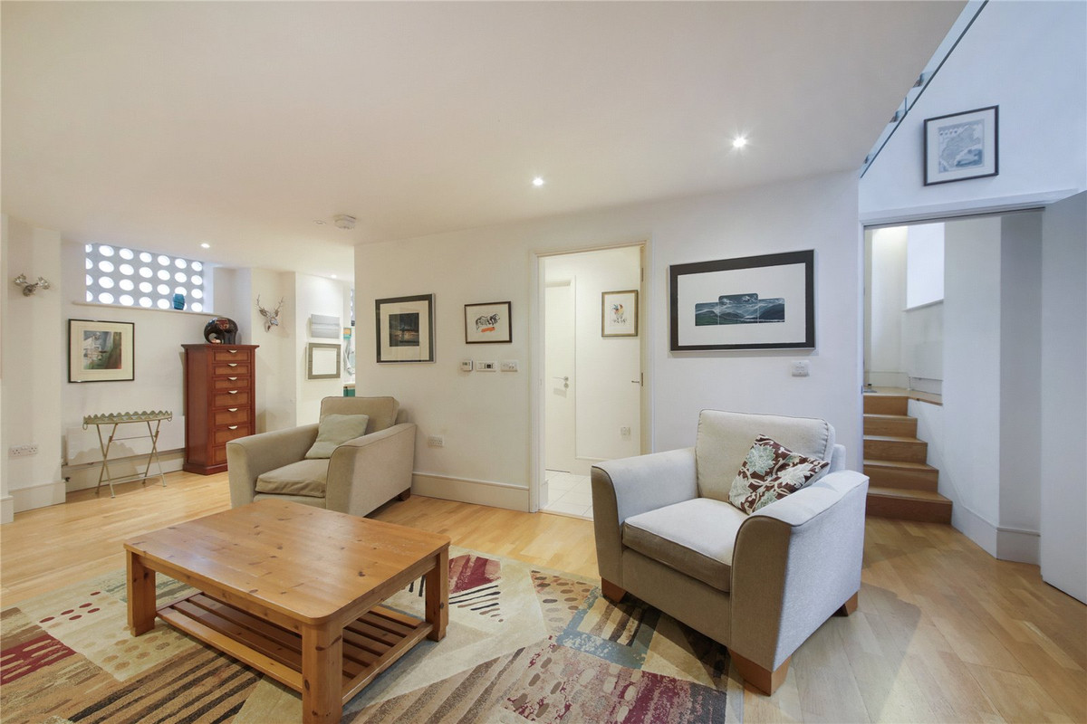 2 Bedroom Apartment for Sale in Albion Walk  N1