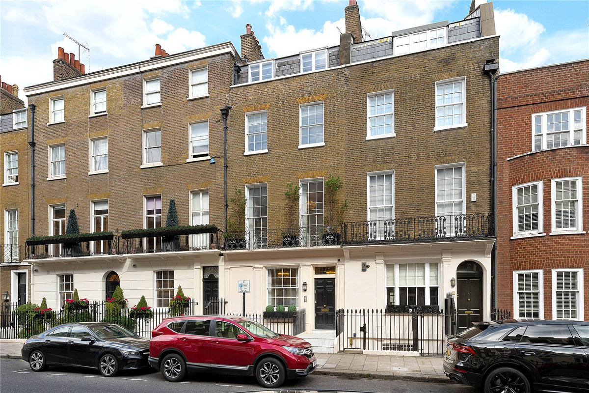 5 Bedroom Semi-Detached House for Sale in Chapel Street  SW1X