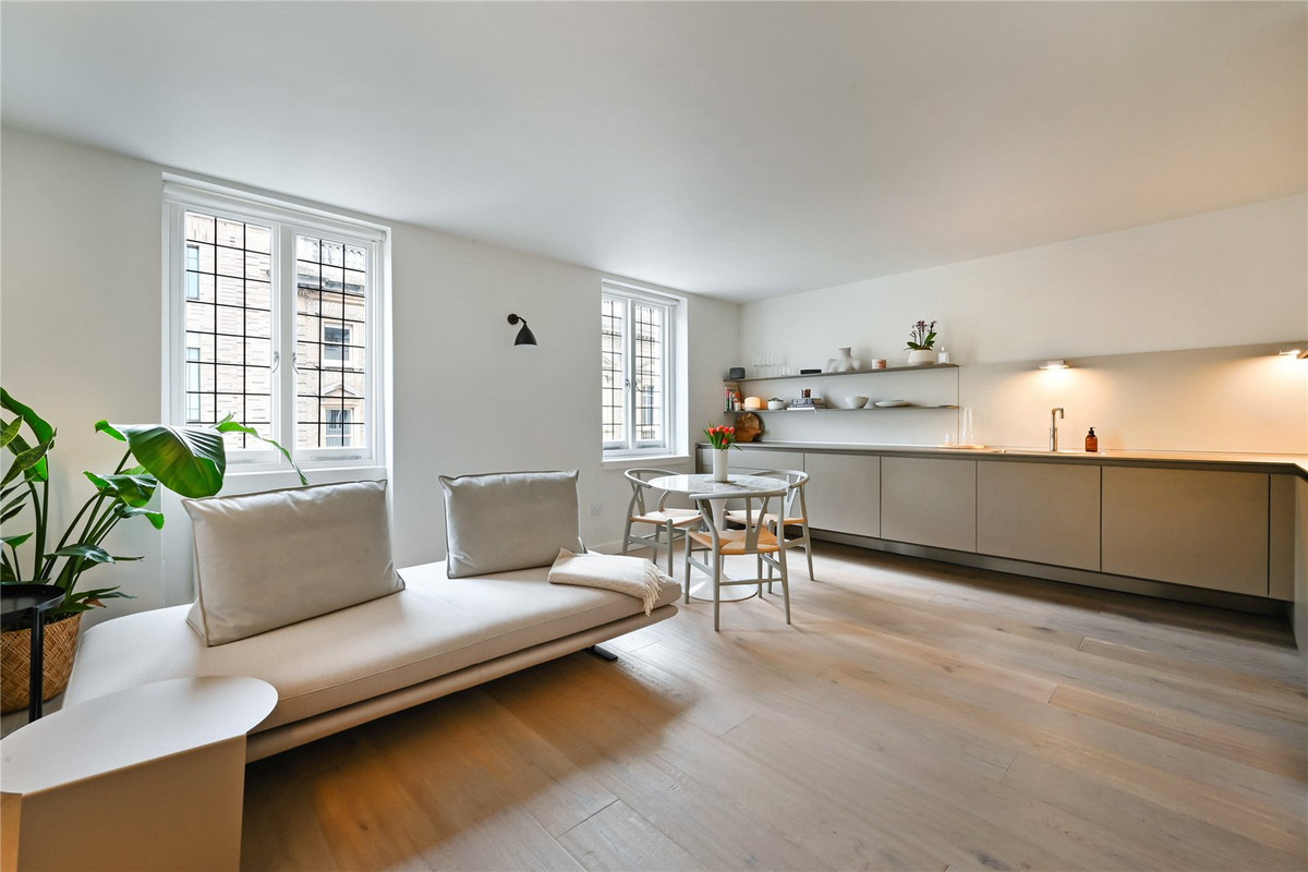1 Bedroom Apartment for Sale in Thayer Street Marylebone W1U