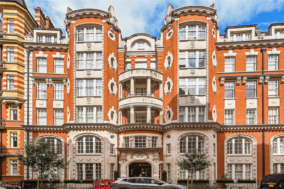 3 Bedroom Apartment for Sale in Basil Street  SW3