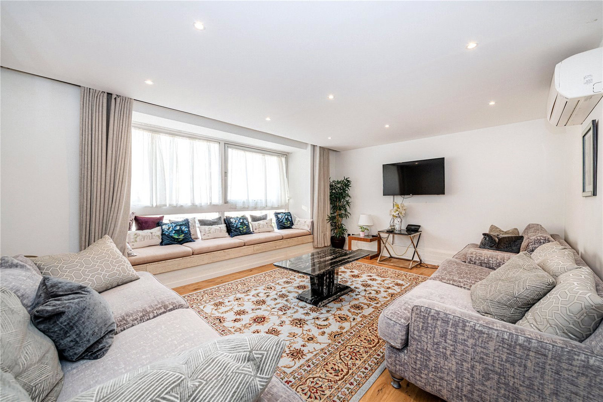 4 Bedroom Terraced House for Sale in Porchester Place Hyde Park W2