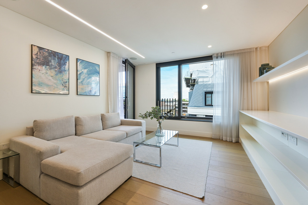 1 Bedroom Apartment for Sale in Rathbone Place  W1T