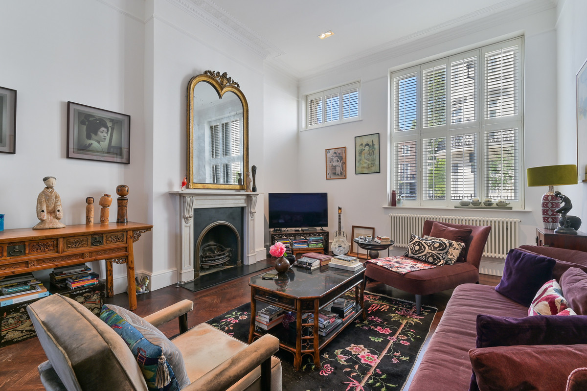 3 Bedroom Apartment for Sale in Strathearn Place Hyde Park W2