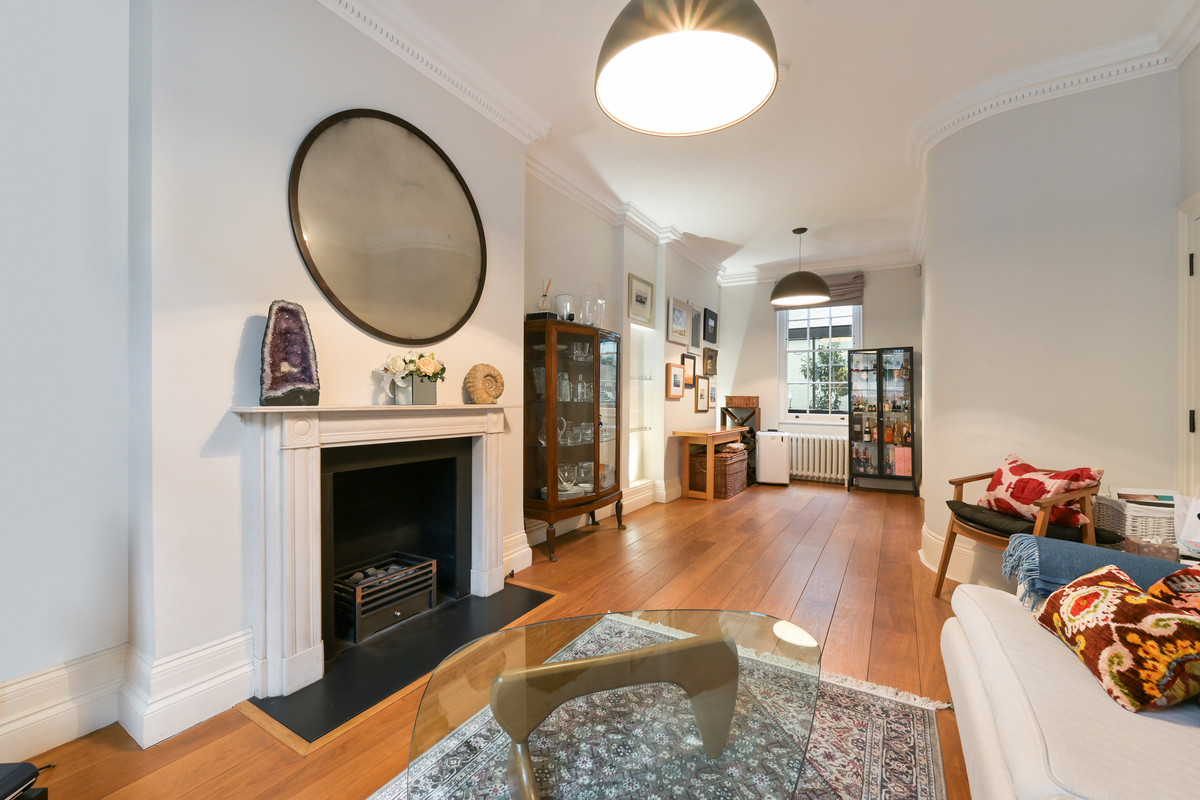 4 Bedroom Town House for Sale in Albion Street Hyde Park W2