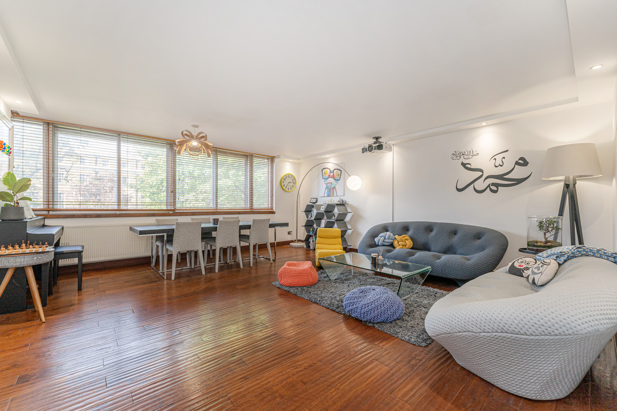 2 Bedroom Apartment for Sale in The Quadrangle  W2