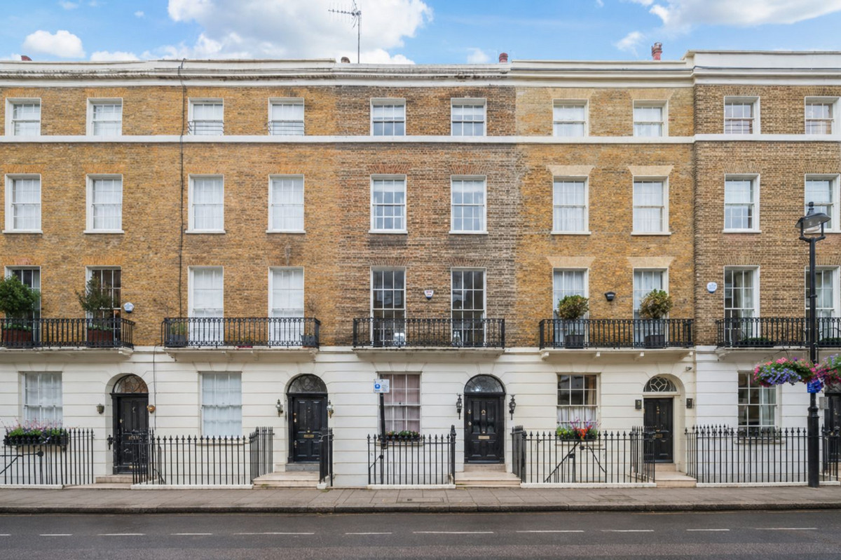 4 Bedroom Town House for Sale in Albion Street Hyde Park W2