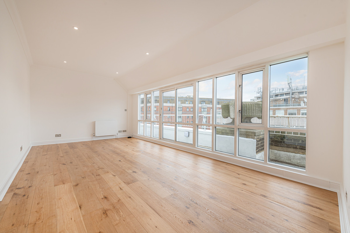3 Bedroom Flat for Sale in Edgware Road  W2