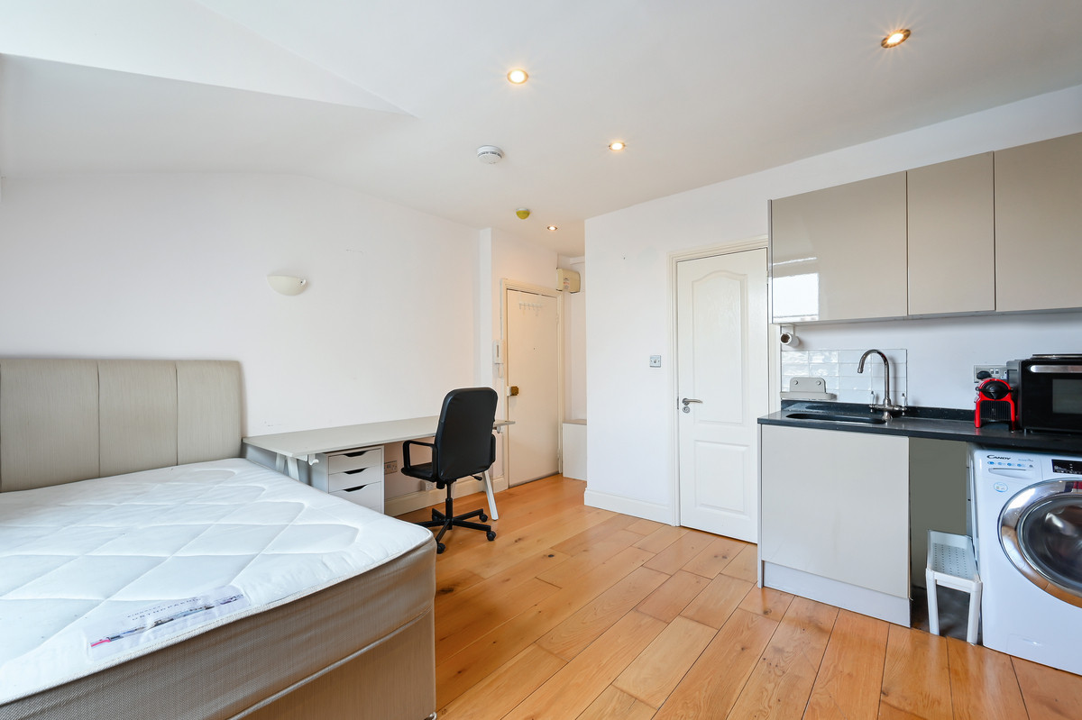 1 Bedroom Studio to Rent in Westbourne Terrace Bayswater W2