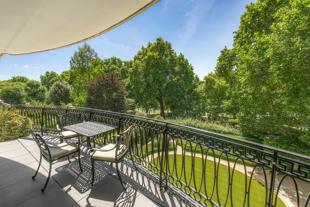 5 Bedroom Flat for Sale in 21-22 St Jame's Place St James SW1A