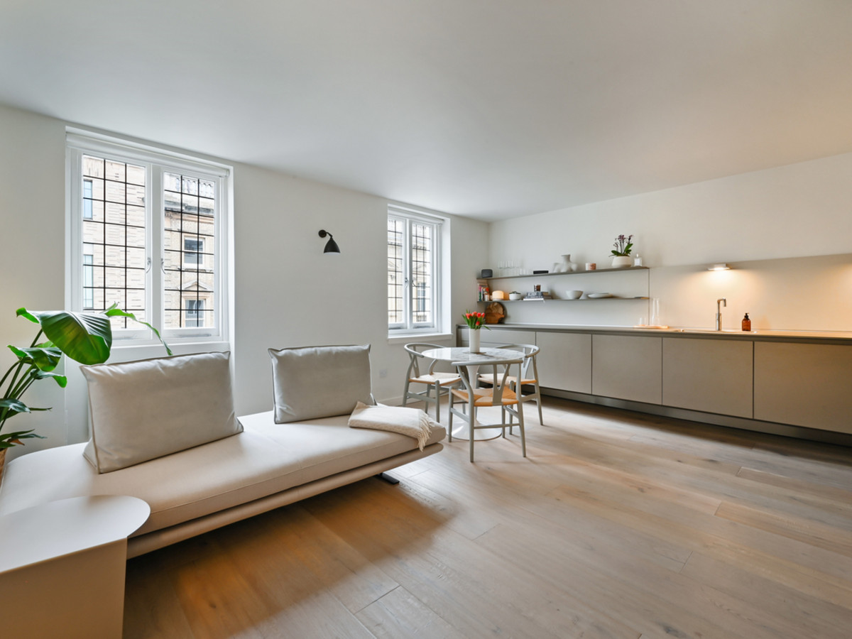 1 Bedroom Apartment for Sale in Thayer Street Marylebone W1U